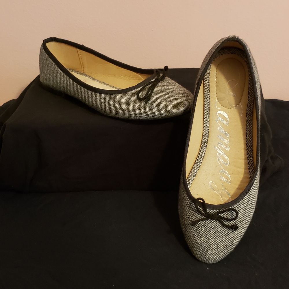 Rampage Black & White Ballet Flats